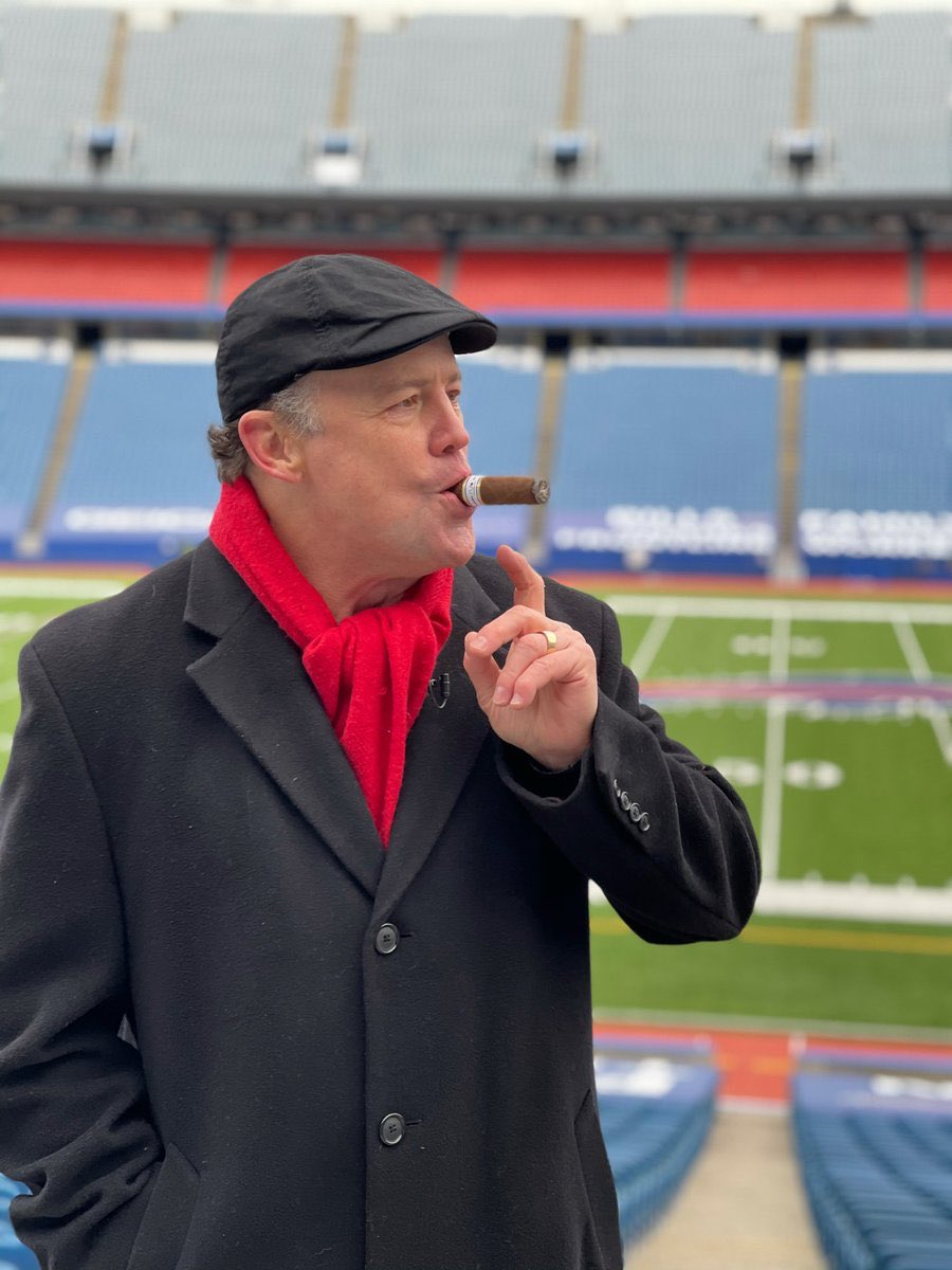 BarendsMarc's tweet photo. Hey Mike McDaniel ✌🏻 #BeatItNerd #IWishItWereColder #BillsMafia https://t.co/5lJSrLpjJ5