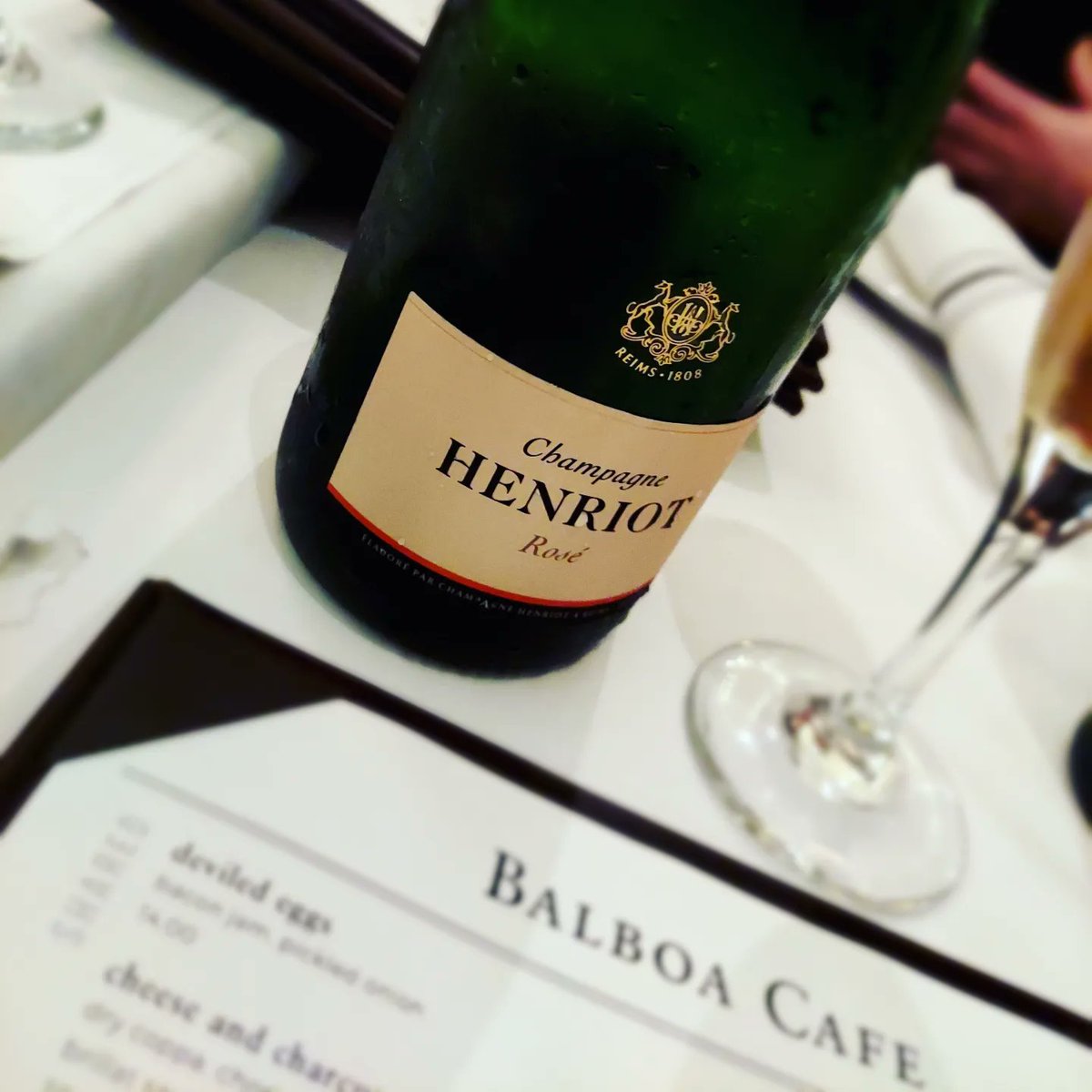 When (in) <a href="/SanFrancisco/">San Francisco Weather</a> 
Gotta hit Balboa #Cafe

<a href="/Champagne/">Champagne</a> Henriot on point

<a href="/49ers/">San Francisco 49ers</a> #style #travel <a href="/ChampagneDiet/">Cara Alwill</a> <a href="/damewine/">Cathrine Todd</a> <a href="/winewankers/">The Wine Wankers 🍾🤛🎉🥂</a> <a href="/wineworldnews/">wineworldnews</a> <a href="/jwalkermobile/">James Walker</a> 
<a href="/WineFolly/">Wine Folly</a> 
<a href="/suziday123/">Suzi Day</a> 

#happyholidays