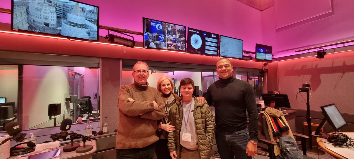 Scotty_Mills07's tweet photo. Thanks to #BBCSaturdayLive host @RevRichardColes for having me on the show. Loved our interactions with @nikkibedi and guests, especially @sallyephillips' suggestion for naming a 2nd book "Go Commando" after the success of "Never Give In" https://t.co/bmqgdX6nqR

@NGerbish https://t.co/5rUVsEbOIK