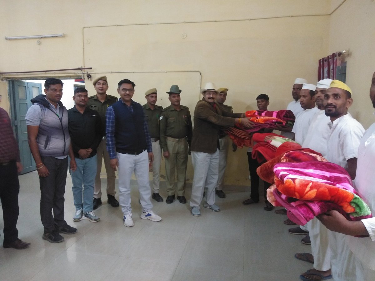 parasjangid's tweet photo. #1311 delayed tweet
Blanket distribution at #HSJA
on 2.12.22 by shri O. R. Rohin DIG (Retd.) https://t.co/InIAbH4fp7