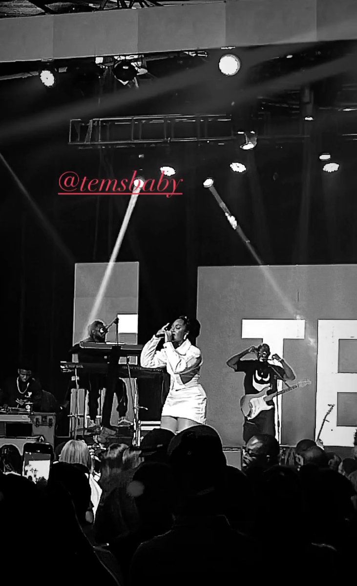 _scvrfvce's tweet photo. Or have creatives as friends so you attend concerts for free 🧏🏽‍♂️ https://t.co/lUIULdw2F7