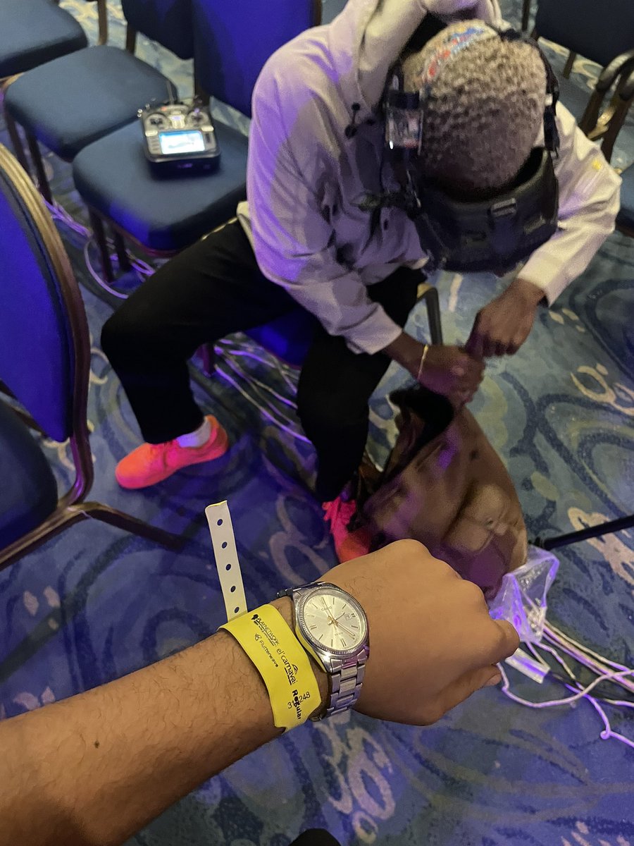 _scvrfvce's tweet photo. Or have creatives as friends so you attend concerts for free 🧏🏽‍♂️ https://t.co/lUIULdw2F7