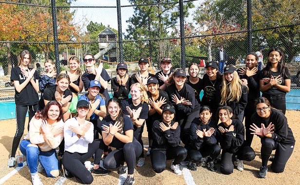 SoftballLh's tweet photo. 2022 Softball Alumni Game! https://t.co/EKWksY7Rjd