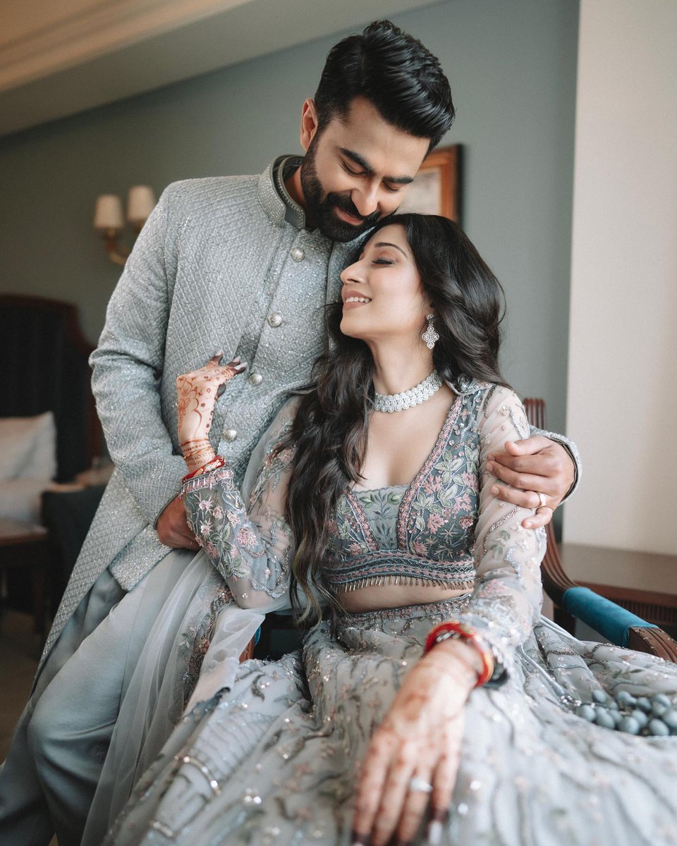 Gupshup24x7's tweet photo. .@VrushyyMehta gets engaged to #SaurabhGedia 

#VrushikaMehta #gupshup24x7 https://t.co/7z9PlsPgED