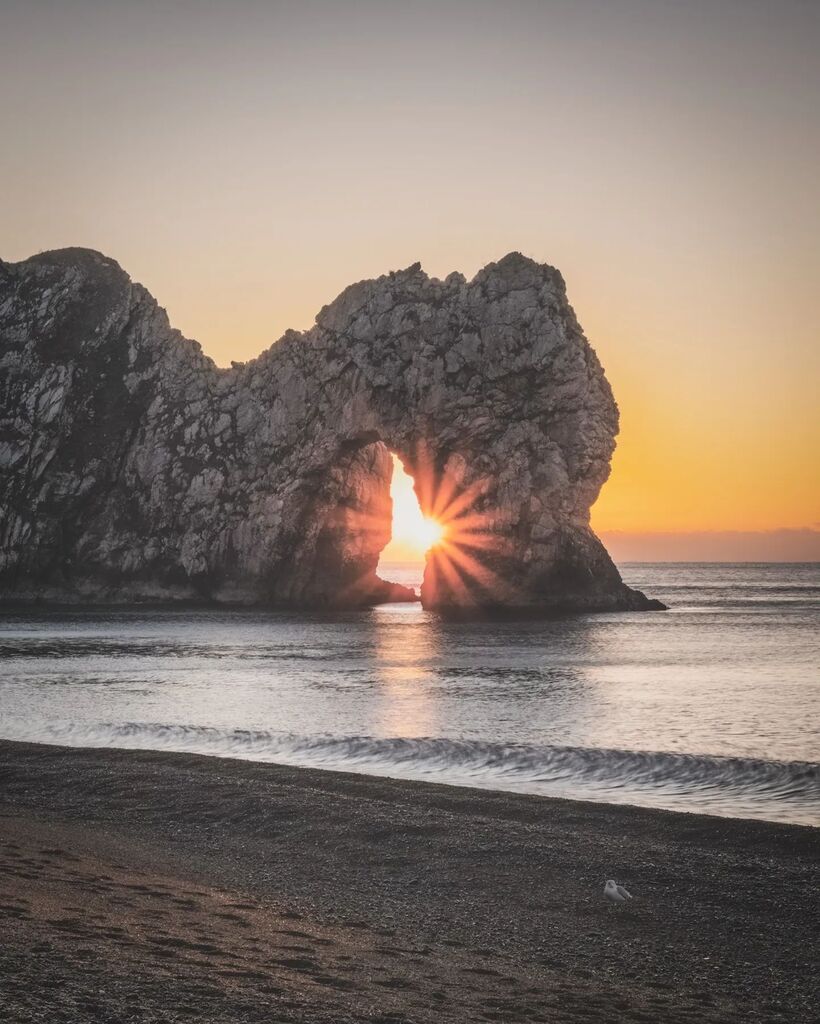 A jurassic winter classic (done not particularly well but hey ho ho ho). Definitely in a bit of a rut, been so hectic over the past couple of months, now time for some r&amp;r.
.
#southcoast #visitdorset #bbcengland #lovefordorset #jurassiccoast #bbcearth #b… instagr.am/p/CmTNwWCjgmD/