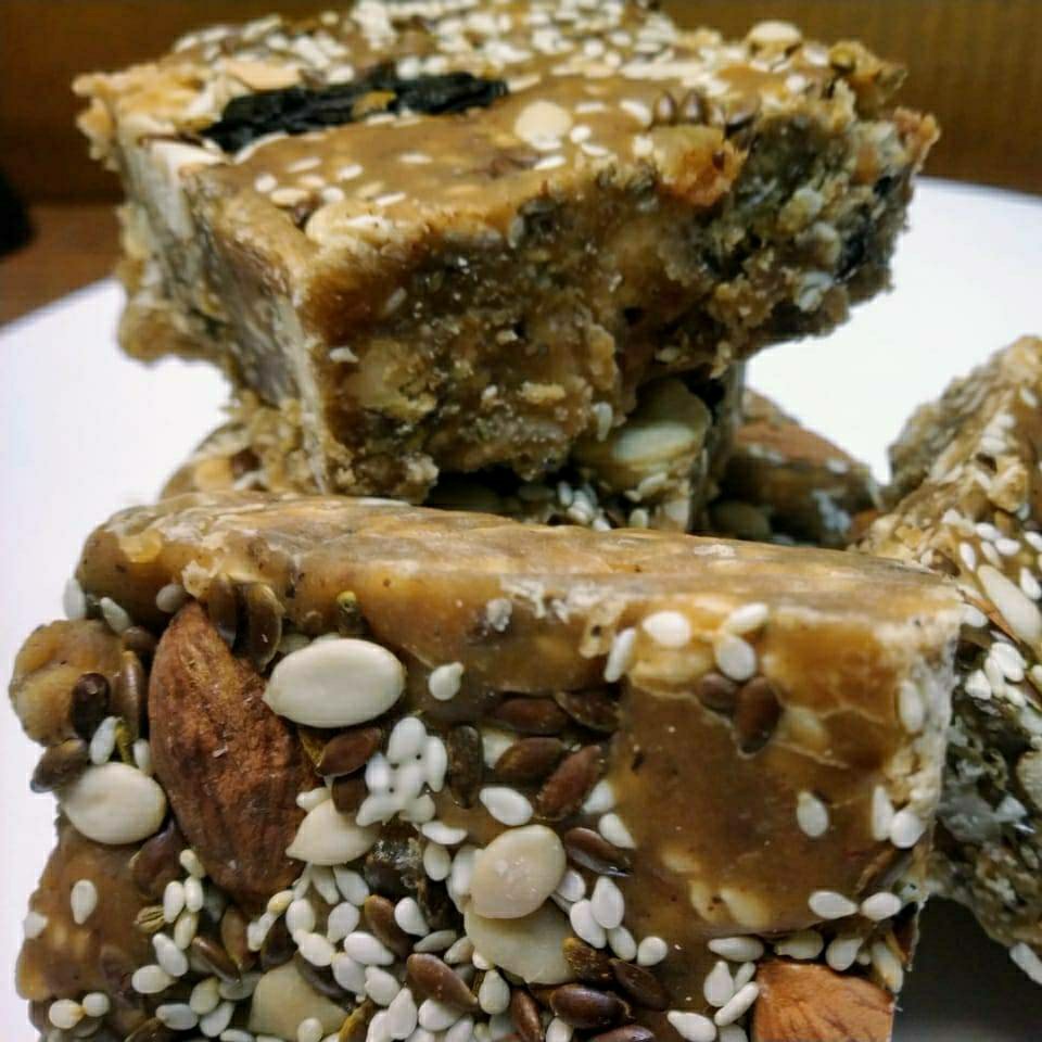 satyaxclusives's tweet photo. Dryfruit Masala Gud with warm wintery intermingling flavour of Desi ghee, cinnamon, carrom(ajwain), black pepper and dry ginger and packed with almonds, cashews, black berry, raisins, watermelon seeds, flax seeds and sesame Stay warm- stay healthy.  https://t.co/ARCJjaxEu8 https://t.co/S71gb1JutW