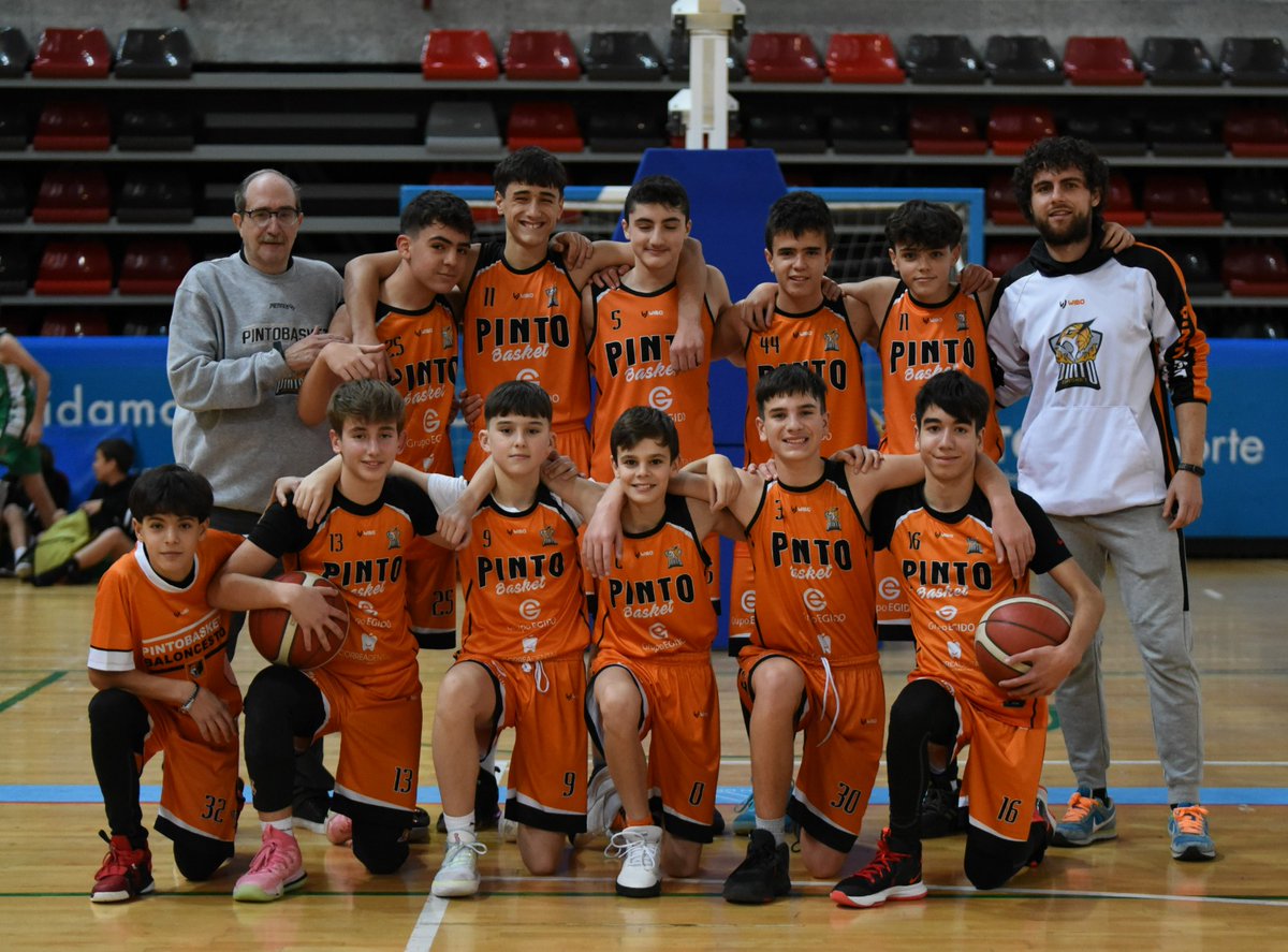 Pintobasket's tweet photo. Domingo con ganas de más.
Imágenes de un sábado único, en el que nuestros equipos nos muestran el gran trabajo que están realizando.
¡Enormes!
Fotos Iván Atance
#SomosPinto
#SomosPintobasket #30años
#basketball #basket #ligaendesa #acb #nbabasketball #improvepractice https://t.co/lY3grbRbrz