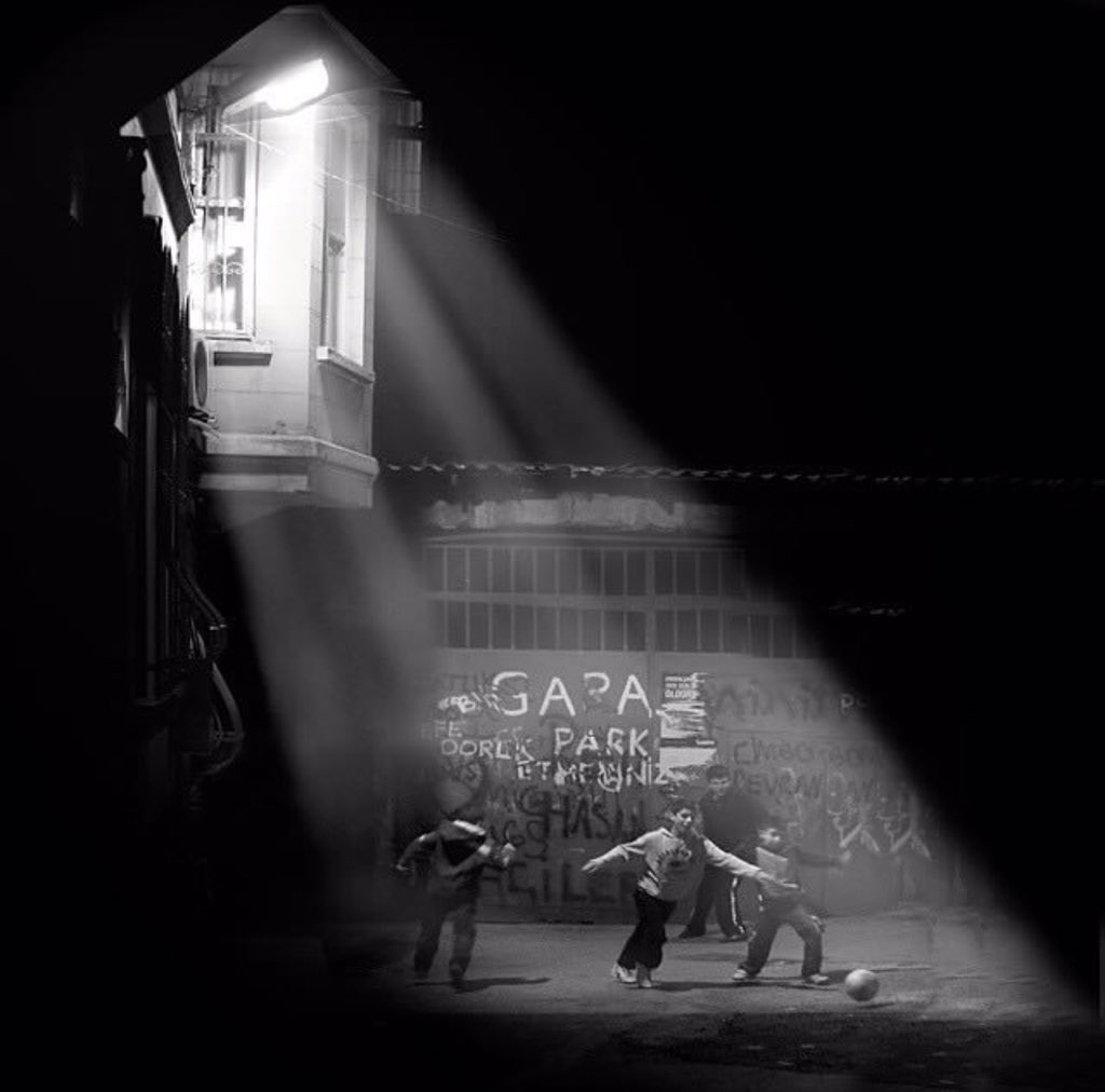 Street Photographers tweet media