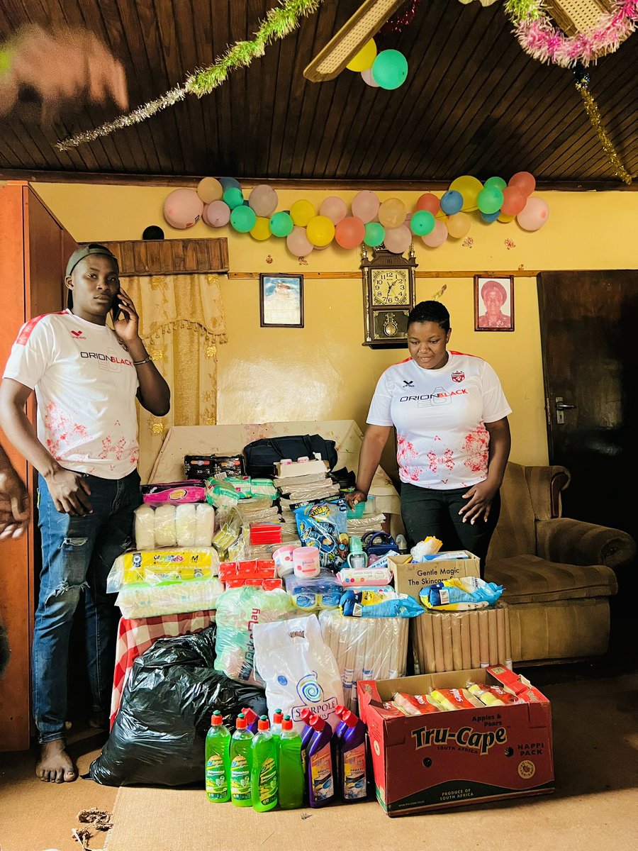 Drunkards_FC's tweet image. Our first community project was a success, special thanks to our CSR Leadership Team @msmutami @_RonnyTM @Blacksamura_i2. May God richly bless you & expand your territories. Your passion is unmatched.
This is just the beginning of an exciting journey. Becoming a better citizen.