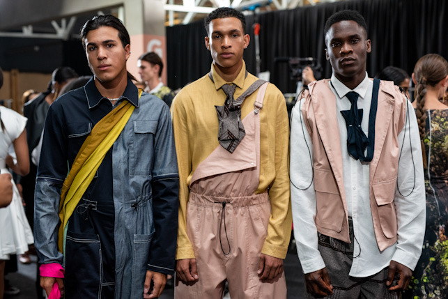 Pre #RunwayMoments with <a href="/alc_man/">Alc Man</a> - with referencing her SA cultural roots, draws inspiration from the spice market: vivid structural patterns created by the pyramid-like mounds of the spice displays for the #AW23 collection. 

#SAFW #AmandaLairdCherry #LoveFNB #FNBBusiness