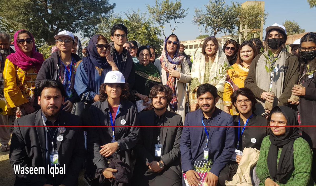 farehalangah's tweet photo. #WorldRecordPakistan https://t.co/6ek4jgutOs