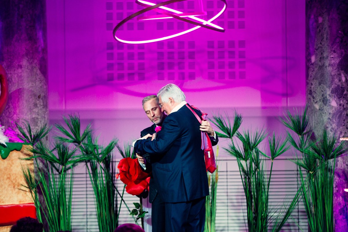 FredRazon's tweet photo. Gala @makeawishfr 2022 au pavillon Cambon ⭐️ heureux d’avoir participer à la récolte de 195 000 euros pour réaliser les rêves des enfants à qui la vie ne fait pas de cadeaux.
📸 by @guillaume.brunet 

#makeawish #magie #pickpocket #paris #oeuvrecaritative #dinergala https://t.co/42cqxFj2uo