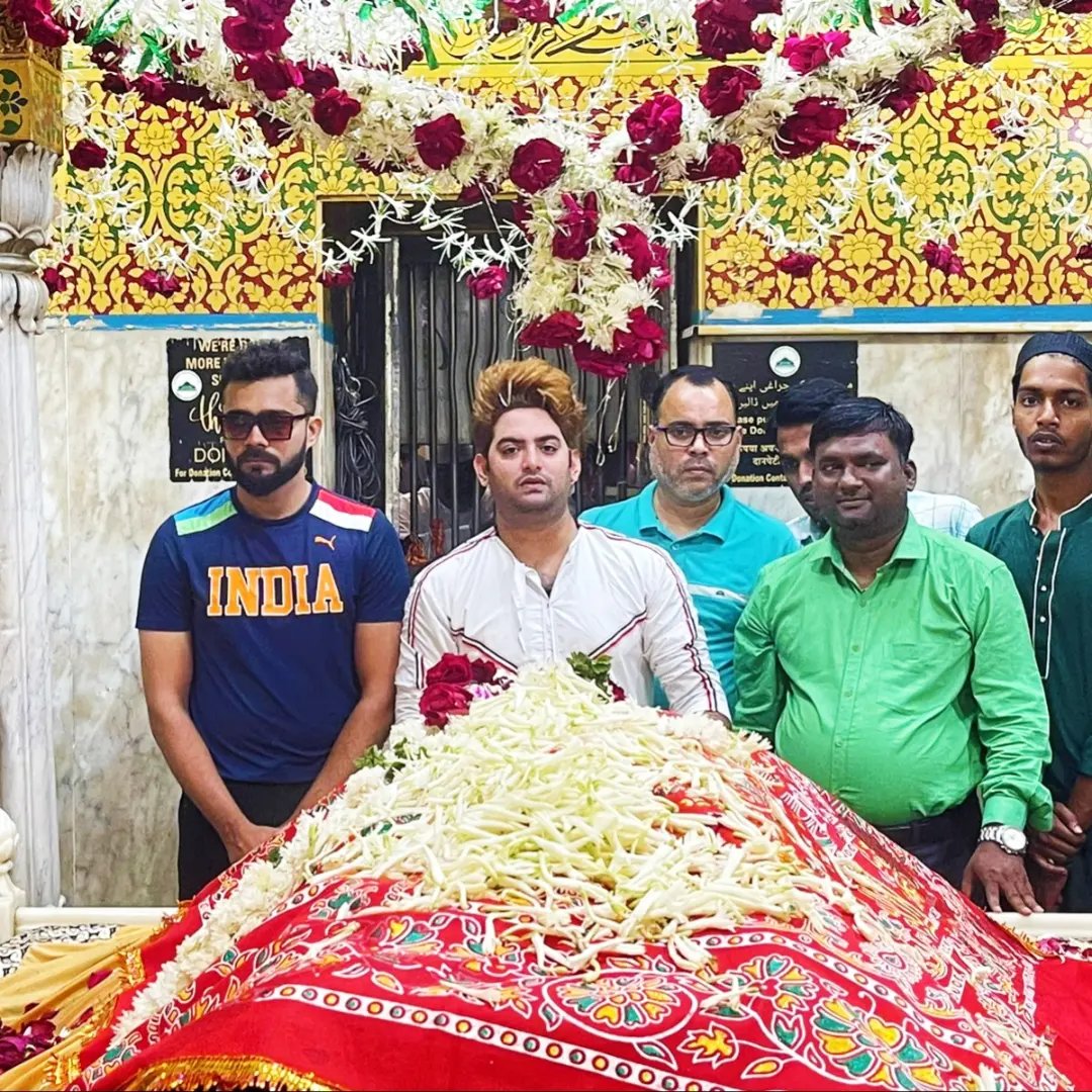 AllIndiaTagNew1's tweet photo. 💥Digital Media Press Association Team Visited 🕌Makhdoom Shah Baba Dargah &amp; Took ❤️The Blessings Of The Sufi Saint On The Occasion Of Annual Fair 2022 @syk_8282  Thank U @ShakirQureshi95 Shakir Qureshi #makhdoomshahbaba #mahim #Dargah https://t.co/IqqPM8pz5M