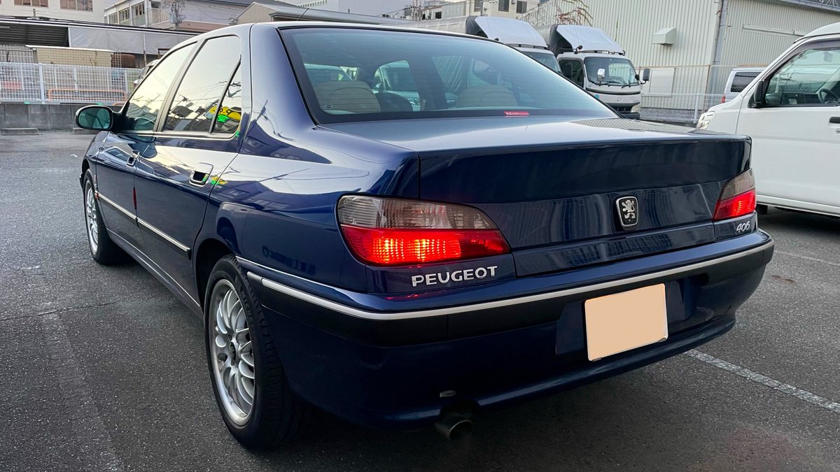 unahei_111cv's tweet photo. 落ち着いてきたので…。

PEUGEOT 406 V6 leather package納車されました！
•1999年式
•左ハンドル
•ベージュ革シート
•ベージュ×ブラック×ウッドパネル内装

人生初の左ハンドル、プジョー、フランス車。
20年以上前のフランス車なので、、、さてどうなることやら😇 https://t.co/YjydXsgLj6