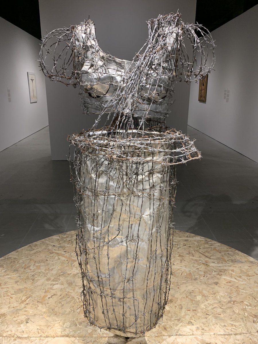 orlandoedw's tweet photo. Fascinating guided tour of @mmcasrilanka by chief curator #sharmini pereira today.
Encounters features works by #Keyt and other artists.
Informative on Sri Lanka’s role in early Non Aligned movement; and the rich, but precarious state of its heritage and biodiversity. https://t.co/gCDlR82K6U