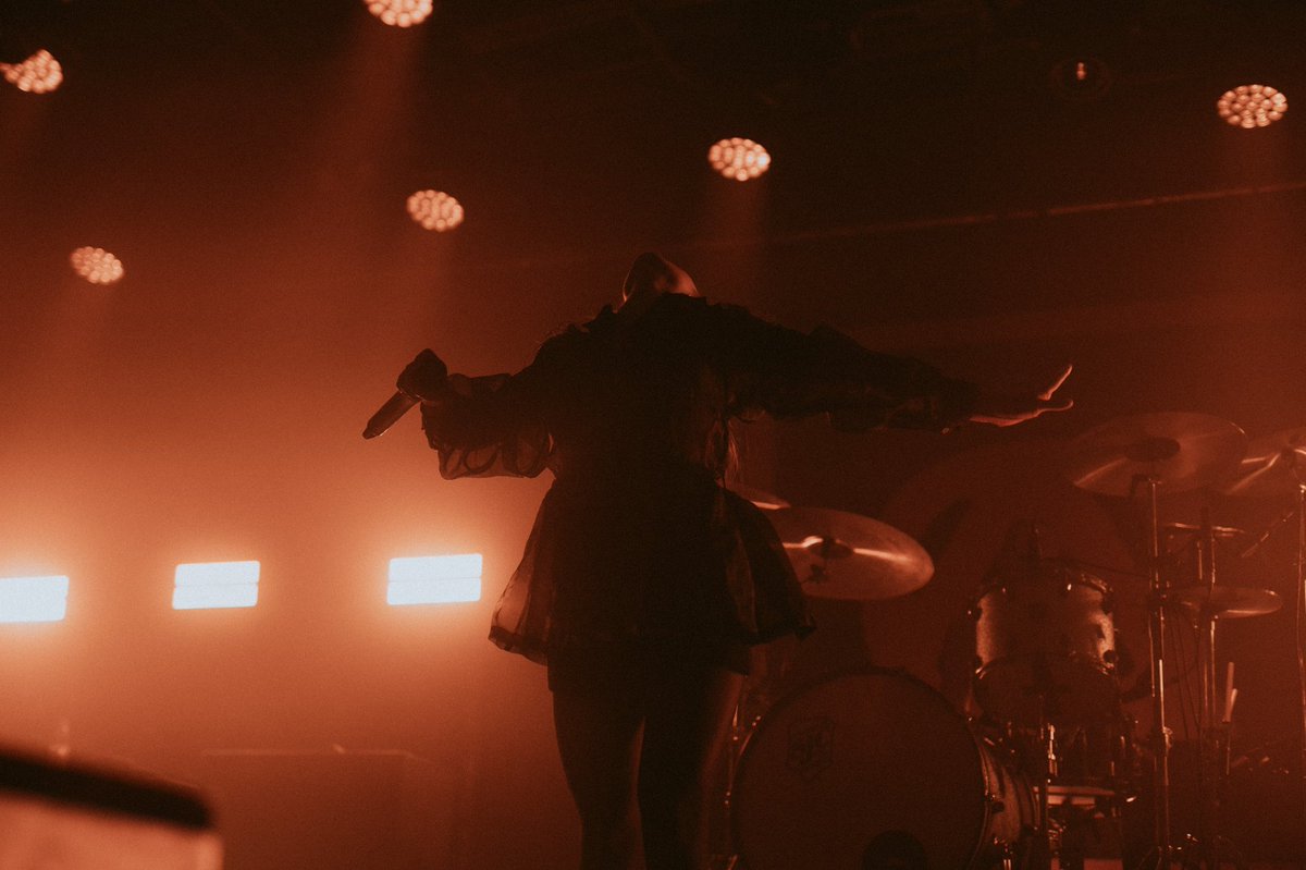 ChrissyCostanza's tweet image. it was all a fever dream