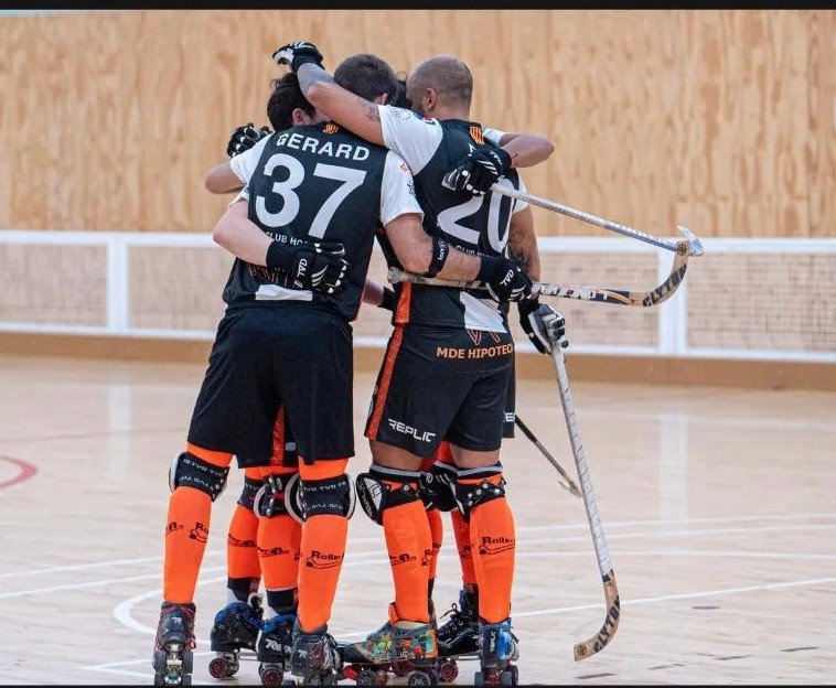 🏑 #OKPlata Sud Jornada 9 Final <a href="/chpalafrugell/">Club Hoquei Palafrugell</a> 4 <a href="/clubpatitordera/">Club Patí Tordera</a> 0, amb gols de <a href="/MarcFiga/">Marc Figa</a>, <a href="/CandamioAdrian/">Adrián Candamio</a>, Gerard Pujol i Felipe Castro