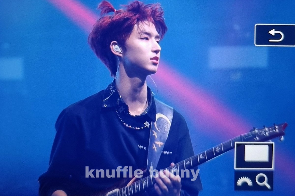 221218 #엑스디너리히어로즈 #XdinaryHeroes #JunHan #준한

형준 ..