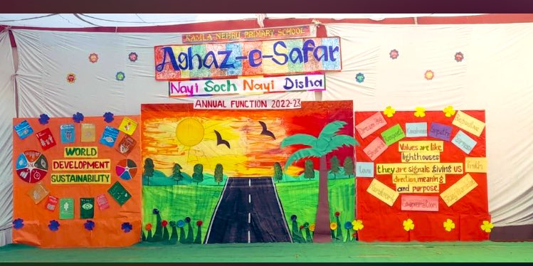 Kanchangold0044's tweet photo. #Annual function at @knps prepare board.#Decoration #stage with @ramande98359237 .The theme is #Aghaz e safar. Nayi soch nayi Disha.#SDGs and #values . https://t.co/CdTH5nIx74