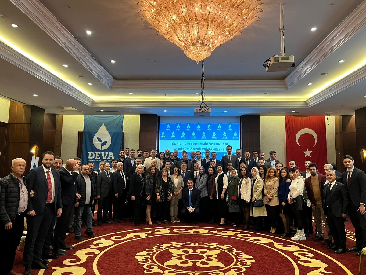 ABurcinYereli's tweet photo. İnanmış bir kadro, mükemmel bir işbölümü, esnaftan büyük bir ilgi, 450 kişilik bir istişare toplantısı. Teşekkürler Kocaeli DEVA Teşkilatı. İl ve ilçeleriyle tam kadro büyük değişime hazırlar...
@KocaeliyeDEVA
@devaekonomi
@devapartisi
@alibabacan https://t.co/7uEu8uEdjr