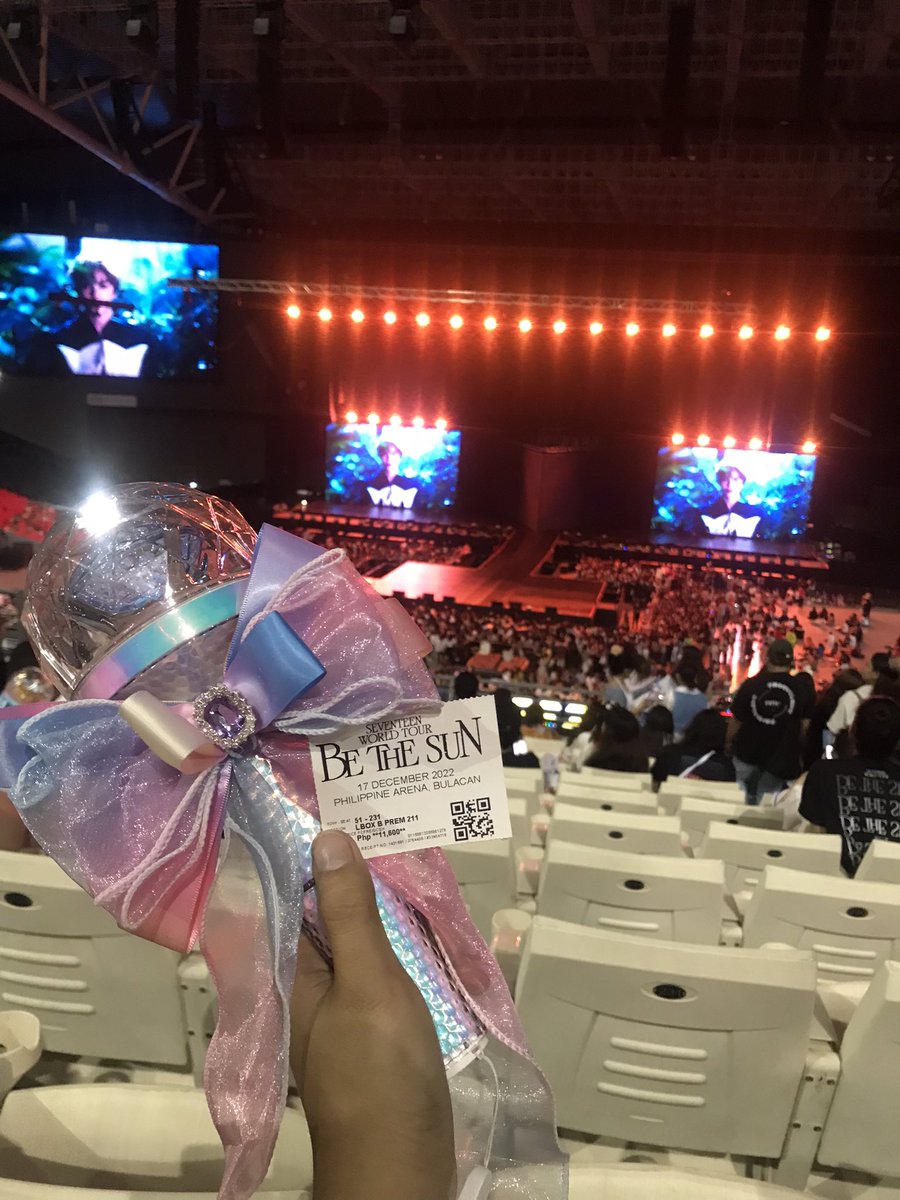 eagbada_'s tweet photo. 1st concert koto sa buong buhay ko tas ganto experience talagang makaka ulit ka talaga!! Nasaksihan ang unli aju nice!! THANKYOU SOMUCH @pledis_17 BEST NIGHT EVER 😭🧡 Will seeyou again soon!!

#BeTheSuninBULACAN 
#BeTSinBULACAN https://t.co/b1ha8euctG