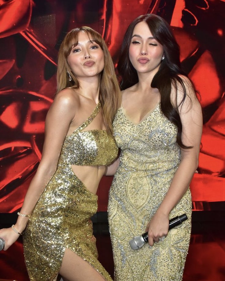 ABSCBN's tweet photo. Here’s more of JulKath! 😚

#TayoAngLigayaNgIsatIsa     
#ABSCBNChristmasSpecial2022

Follow ABS-CBN for more updates. https://t.co/jVymcJsZ5L