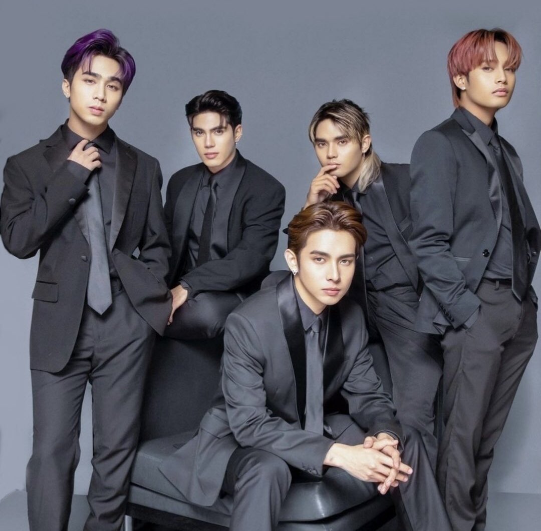 AtinThailand's tweet photo. Congrats SB19 for a successful 2022 π Weβre looking forward to more achievements in 2023 π Soar even higher in 2023, SB19 (quoting Ms. Regine) #TheKingsofPPop π
WYAT TOUR LAST STOP
@SB19Official #SB19
#WYATHomecoming https://t.co/ND1TZwRasj