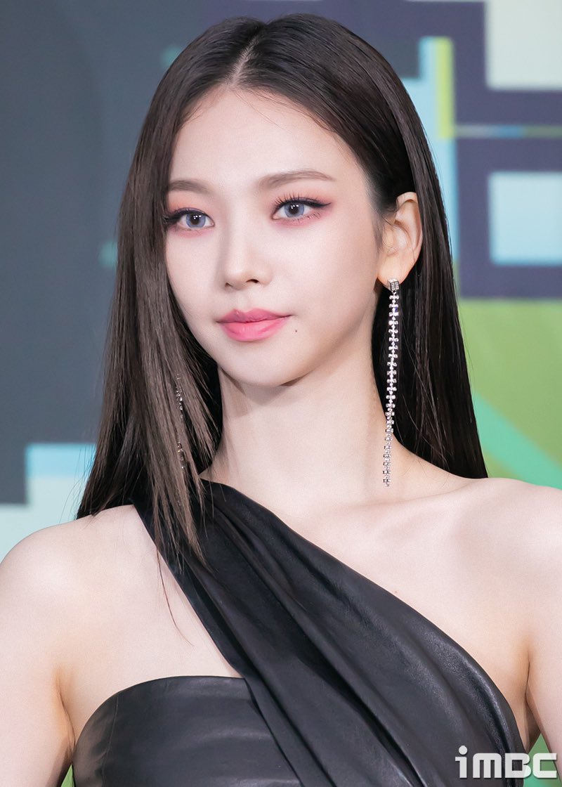 ga kerasa waktu berjalan cepat, ya? perasaan kemarin baru aja ngehype grand opening dan greeting, tiba tiba Farewell aja. gimana last event kemarin? seru dong ya. terima kasih atas kerja keras para CT dan Whizzy yang selau keren!