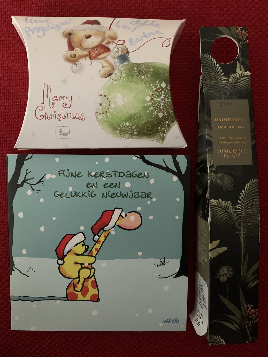 sunnygirlangie's tweet photo. Het blijft maar doorgaan 😄. Er is hier net weer het één en ander afgegeven en door de brievenbus gedaan 📬🎁. #friendlove https://t.co/4fGfAswkHU