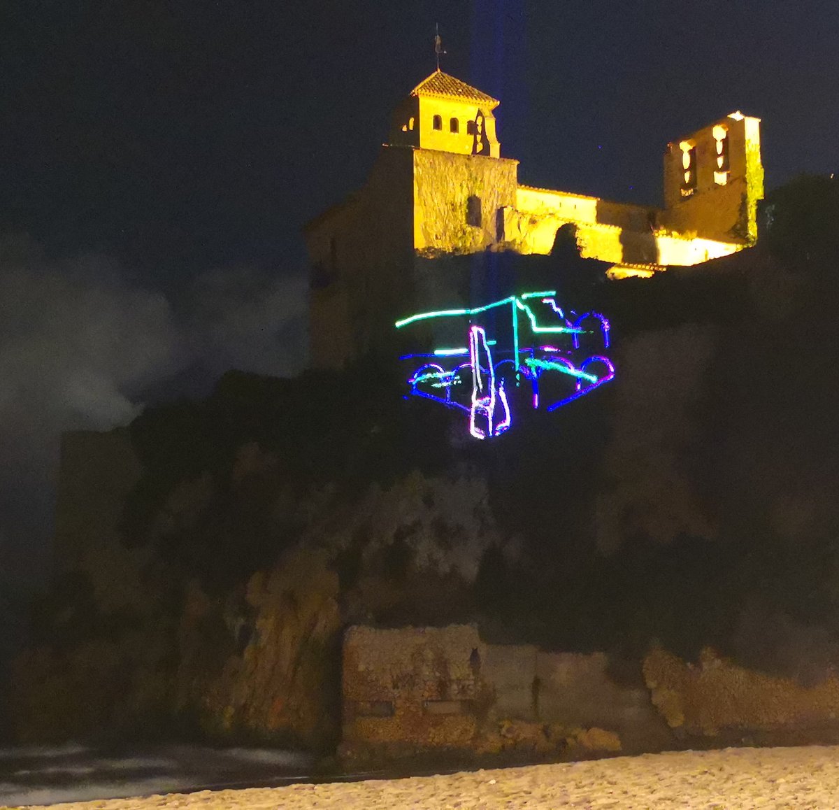 drawingnomad's tweet photo. Ahir les meves il·lustracions van servir per adornar l'esdeveniment de l'@AnnaSaballs i @TGNturisme de la 99 pujada a #SantSimplici a #Tarragona #100xSantSimplici 🥰 https://t.co/JPKnQtfavb