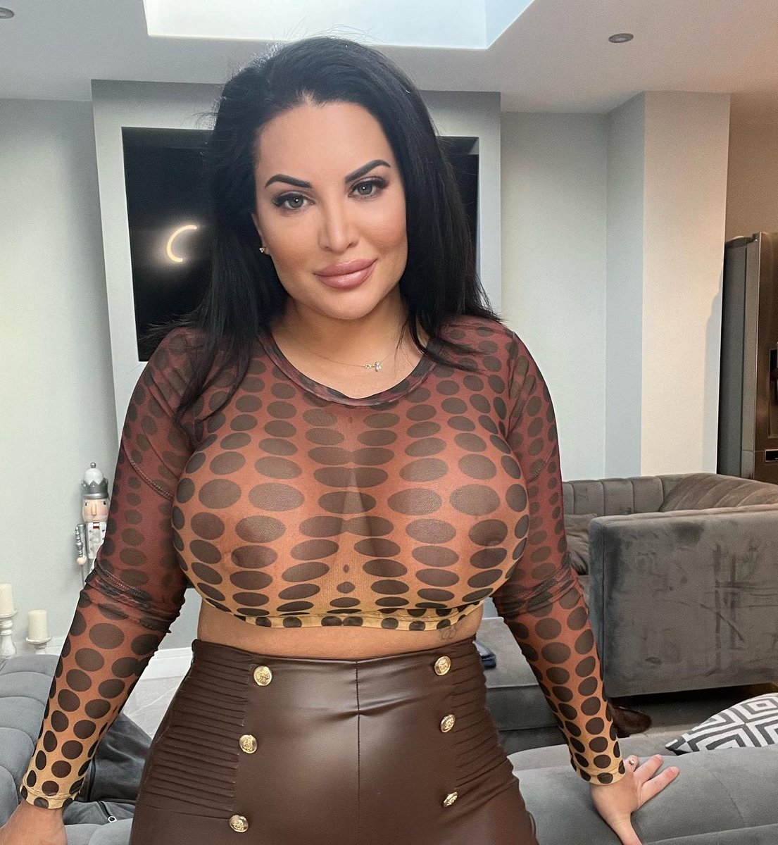 Juicy Moms tweet media