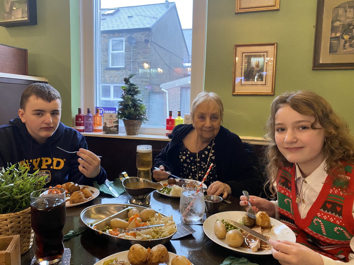 Helenrees10Rees's tweet photo. The weather is not very good so we decided to take Grandma for lunch @LlesYGCRhondda #hwylyrwyl https://t.co/bnPbY62jIG