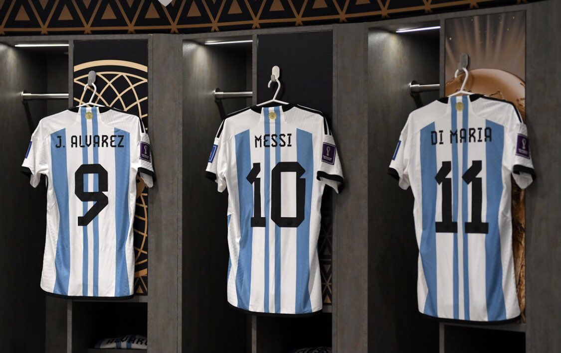 LetTar's tweet photo. 🇦🇷ES HOY🇦🇷 ⚽️🏆❤️ Vamos Argentina #TodosJuntos https://t.co/mLggS9wG1v