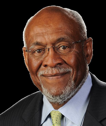AbdiIss05146003's tweet photo. Le président Joe Biden a nommé le diplomate vétéran Amb. Johnnie Carson en tant que représentant spécial de la mise en œuvre du sommet États-unis - Afrique. 
Les états-unis promettent d'investir $55 milliards en Afrique. 
Félicitation Amb. et bon courage https://t.co/969glQaEw8