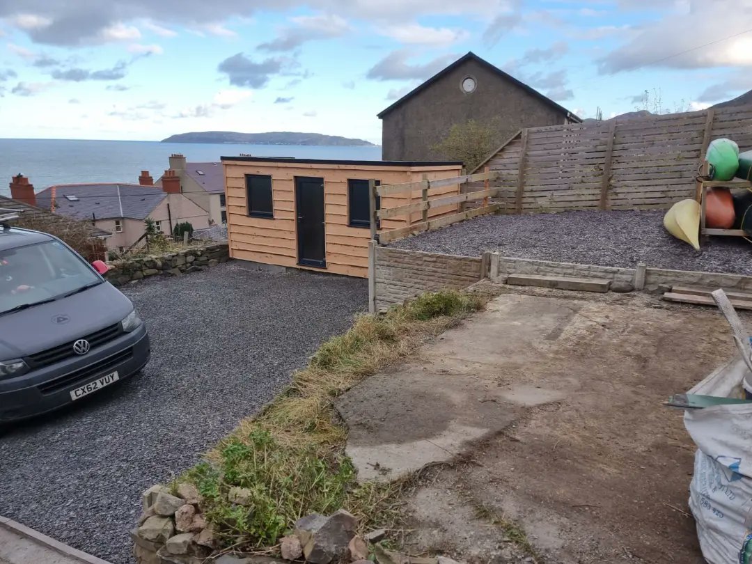 alexanderrclay's tweet photo. Autumn projects.
After spending the summer away it was nice to be home for autumn, and complete 3/3 projects we had: new driveway & shed, furnished attic room, and backyard climbing wall.
#homesweethome #autumn #autumnprojects #homeimprovements #interiordesign #interiordecor https://t.co/ggoop3SfSl