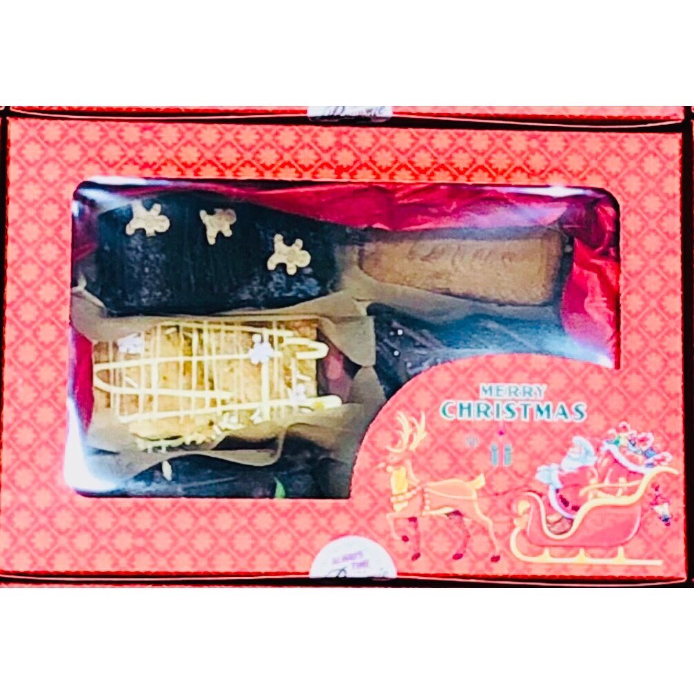 alwaystimefora's tweet photo. Delivered these lovely selection boxes of Christmas brownies and blondies to a great customer this week. #brownies #blondies #christmas #selectionboxes #flavours #mintaero #gingerbread #terryschocolateorange #lemoncurd #biscoff #mincepie #homebakingbusiness #supportsmallbusiness https://t.co/f8OWYSVKm7
