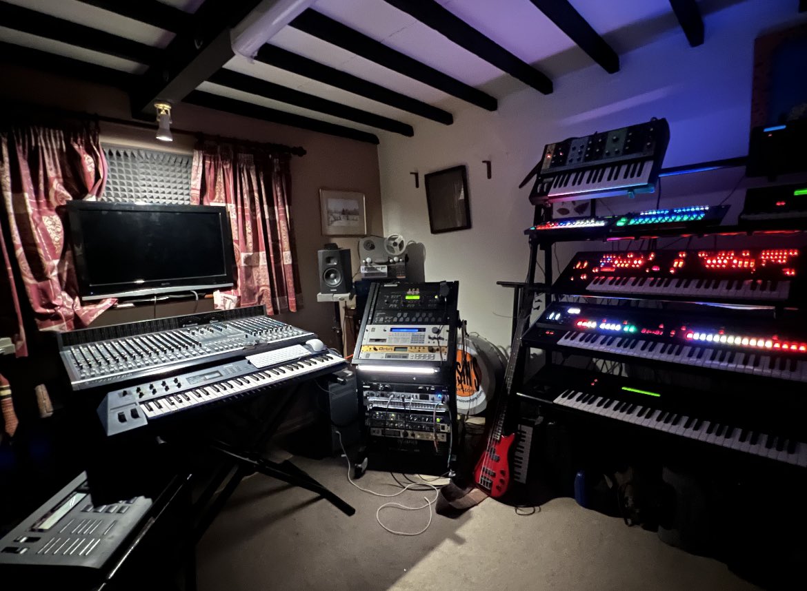 OneManWent's tweet image. It’s great to finally get my studio back. Looking forward to some down time to get creative.