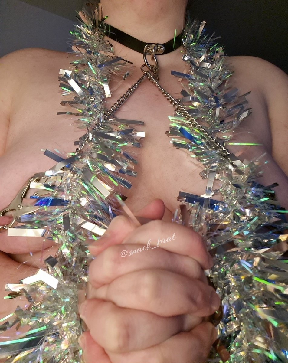 Day 5 of 12 Days of Bratmas🎄a little more nfsw for you all today..a little sparkle never hurt anyone✨️ #12DaysOfChristmas #12days #Christmas #nsfw #naughtychristmas #submissivebbw