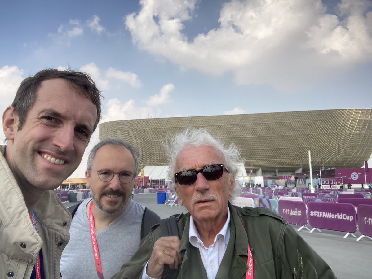 Le trio magique est arrivé au stade #Lusail. Prêt pour une finale historique #ArgentinaVsFrance sur @Europe1 @Europe1Sport1 émission spéciale dès 14h ! @jfperes @JacquesVendroux @CBenque @donatvidalrevel @ccarrez @lenaigmonier @rosso @chasseur