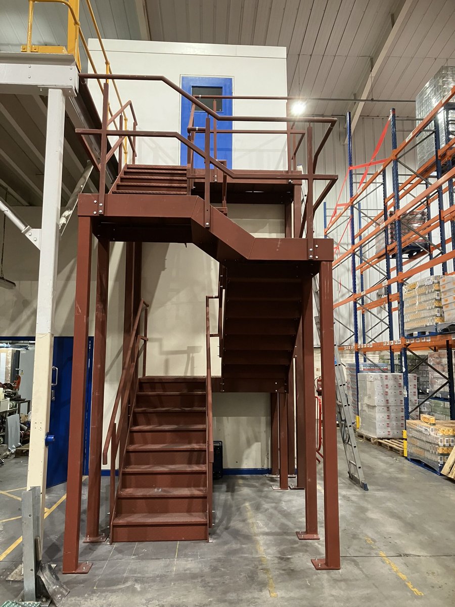 ableservicesdes's tweet photo. Just about managed to squeeze this staircase into a very tight space in #Pontefract the end customer is delighted! @mancmade #MancMade @AndyMurphy123 @JetMetalLtd #hallandpickles @sewefficientltd .Got an external one to do there next, don’t fancy the weather! https://t.co/Aqz3ZtCSPZ