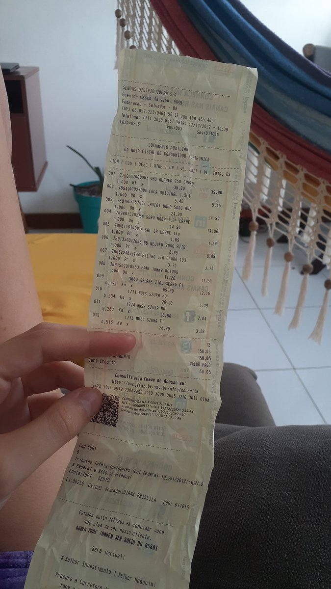 brendakamchen's tweet photo. Minha namorada adora me trazer a nota do mercado pra ver, eu quero esquecer que gastamos no mercado e ela quer que eu veja item por item https://t.co/a8UrzfRVky