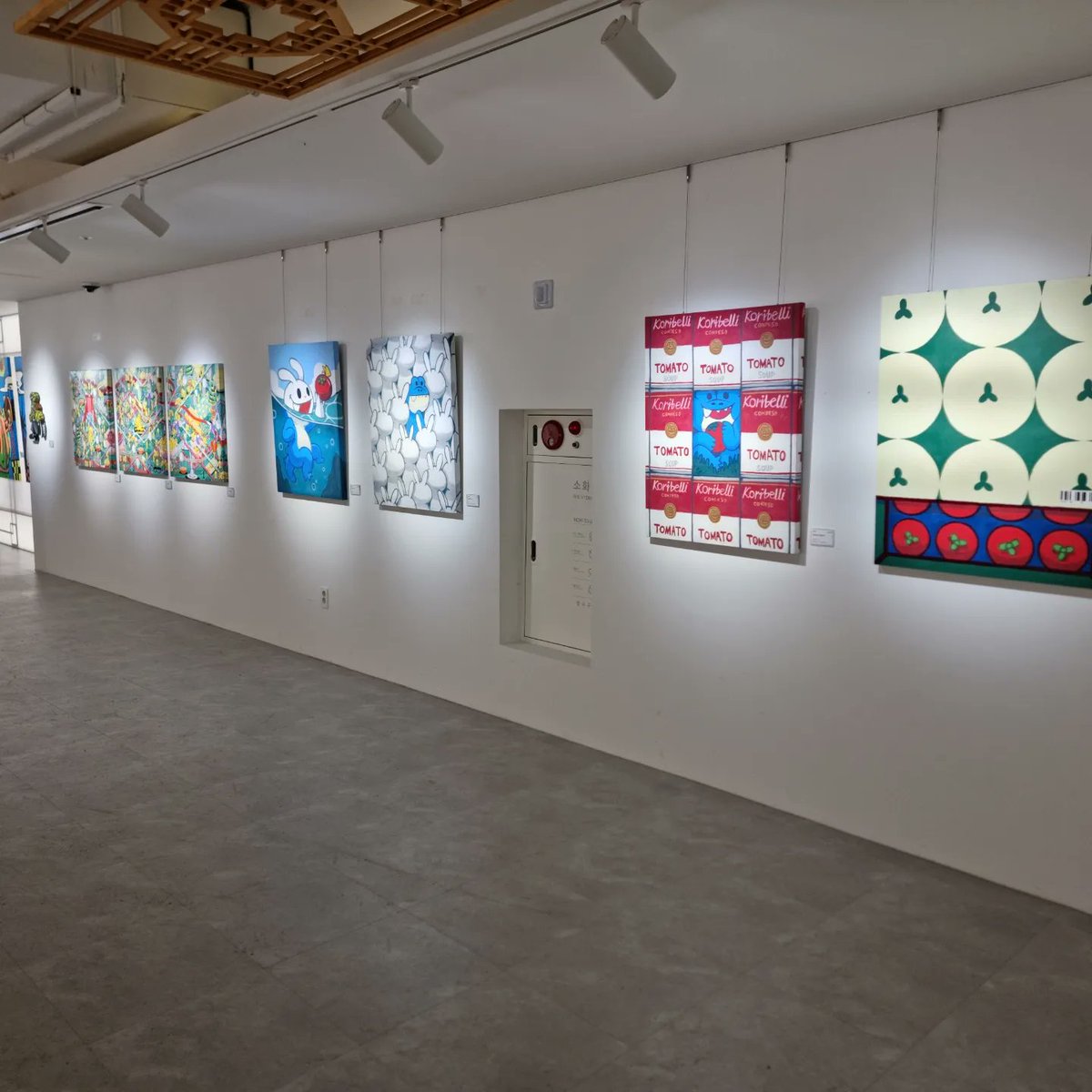 janetty12045's tweet photo. 갤러리K 남산타워 MSUC ART FEST 2022에 윌슨, 창희력 등의 작가님들 작품 전시 보러 GOGO✊️ 윌슨 작가님 MAD SKULL AR도 해보고 딸아이가 SKULL을 잡으려했네요🤣 , AR 준비 하시느라 고생 하셨습니다👍 즐거운 시간이 었습니다.😆
#GALLERYK #MSUC ART FEST 2022 #wilsonpairs #changhee29 #MSUC https://t.co/c5Iv2CKSOs