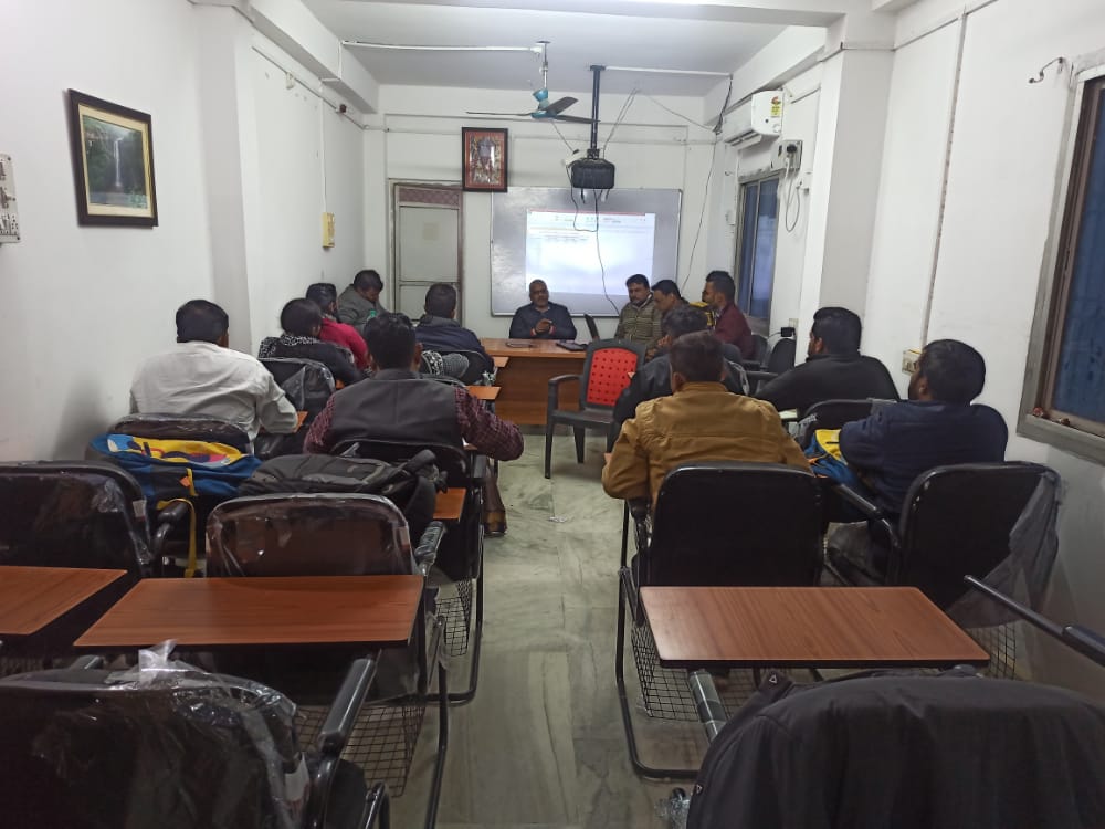 brlps_kaimur's tweet photo. MIS executive meeting was held yesterday (17/12/22) at DPCU hall.
MIS executives from across the district were present in the event.
#JEEViKA #KAIMUR #BRLPS #MIS #DPCU #IBCB https://t.co/b6sKqqfV8m