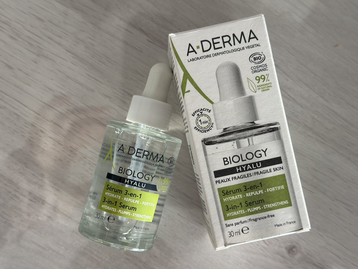 Majdoline_A's tweet photo. J'ai reçu ce produit A-Derma il y a environ 1 mois et je l'utilise tous les matins, avec les températures qui refroidissent le matin, ce sérum est idéal pour apaiser la peau. Je l'applique avant la crème de jour et parfois seul. J’adore 🌸
#aderma #peauseche #skincare https://t.co/MXDO4duQQZ
