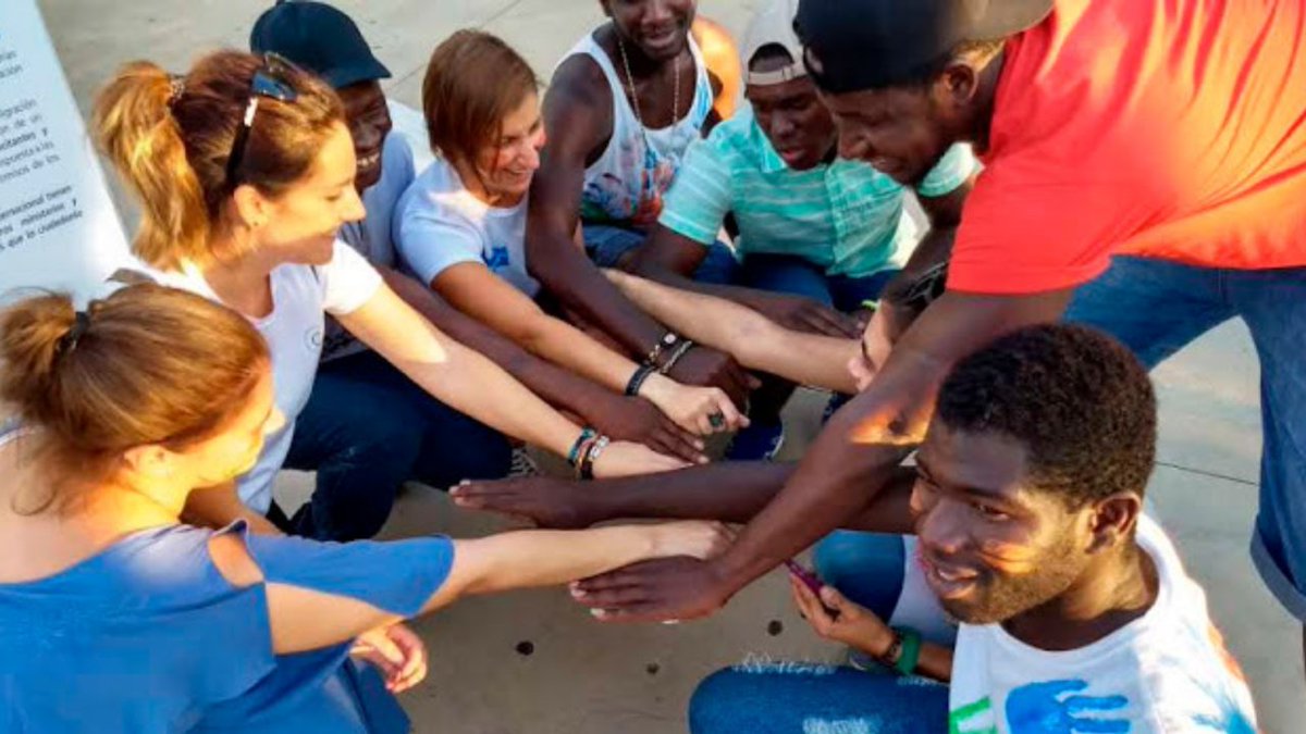 XSolidaria's tweet photo. Hoy #DíaDelMigrante te recordamos que cuando marcas la #XSolidaria impulsas, entre otros, el #ProgramaRed y @desactivaoff, para sensibilizar, acompañar, orientar y facilitar el acceso de denuncia segura para víctimas de odio y la lucha contra la discriminación de @FundacionCepaim https://t.co/DET49Ek5Mf