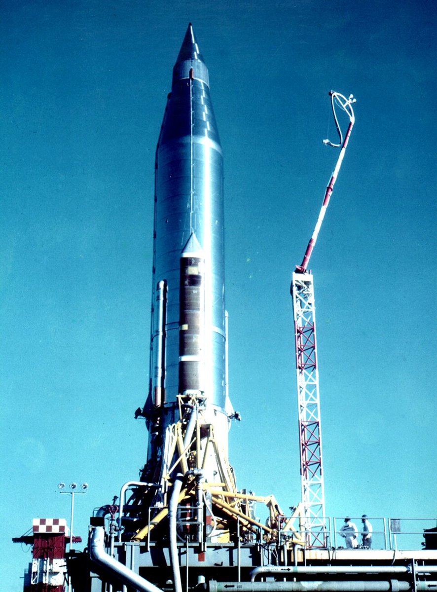 sayan_dey's tweet photo. #ThisDayInHistory Post 875:

18 December 1958 (64 years ago): Project SCORE, the world's first communications satellite, was launched.

[1]

#History #OnThisDay #OTD #ProjectSCORE #SCORE #Satellite https://t.co/Fi1o4MQCsx