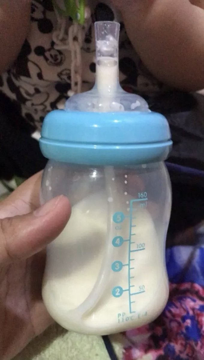 KashonMY's tweet photo. Mmg terbaik lah siapa yang cipta benda ni.

Baby tak tersedak dah lepas ni nak minum susu. Puting baby ni direka khas susu keluar apabila baby hisap je. Tak keluar laju mcm biasa. Mmg berkesan dan selamat digunakan untuk baby. https://t.co/WyMrY68hX5