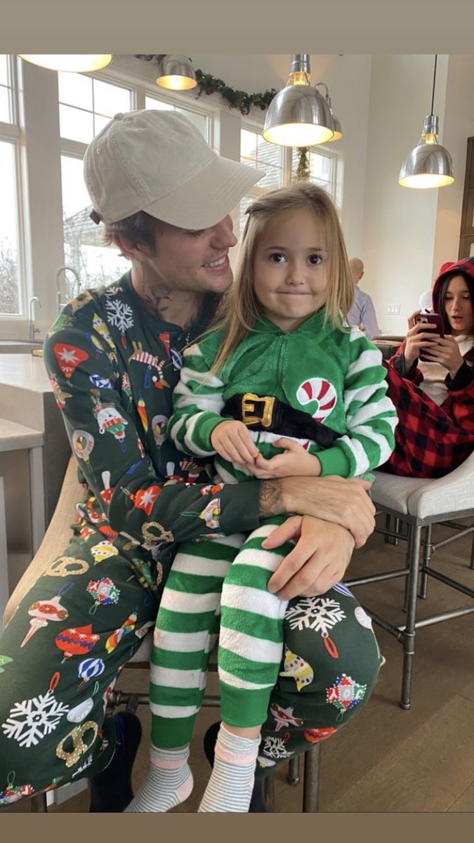 จัสตินกับน้องๆที่แคนาดา เมื่อสัปดาห์ก่อนครับผม