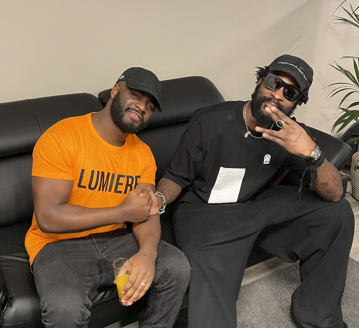 BenashOfficial's tweet image. Les Retrouvailles… 🧡 @THEDAMSO