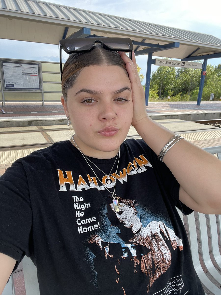 leiane00's tweet photo. This is me &amp; im finally loving it🥹 https://t.co/fgJHo8h7RB
